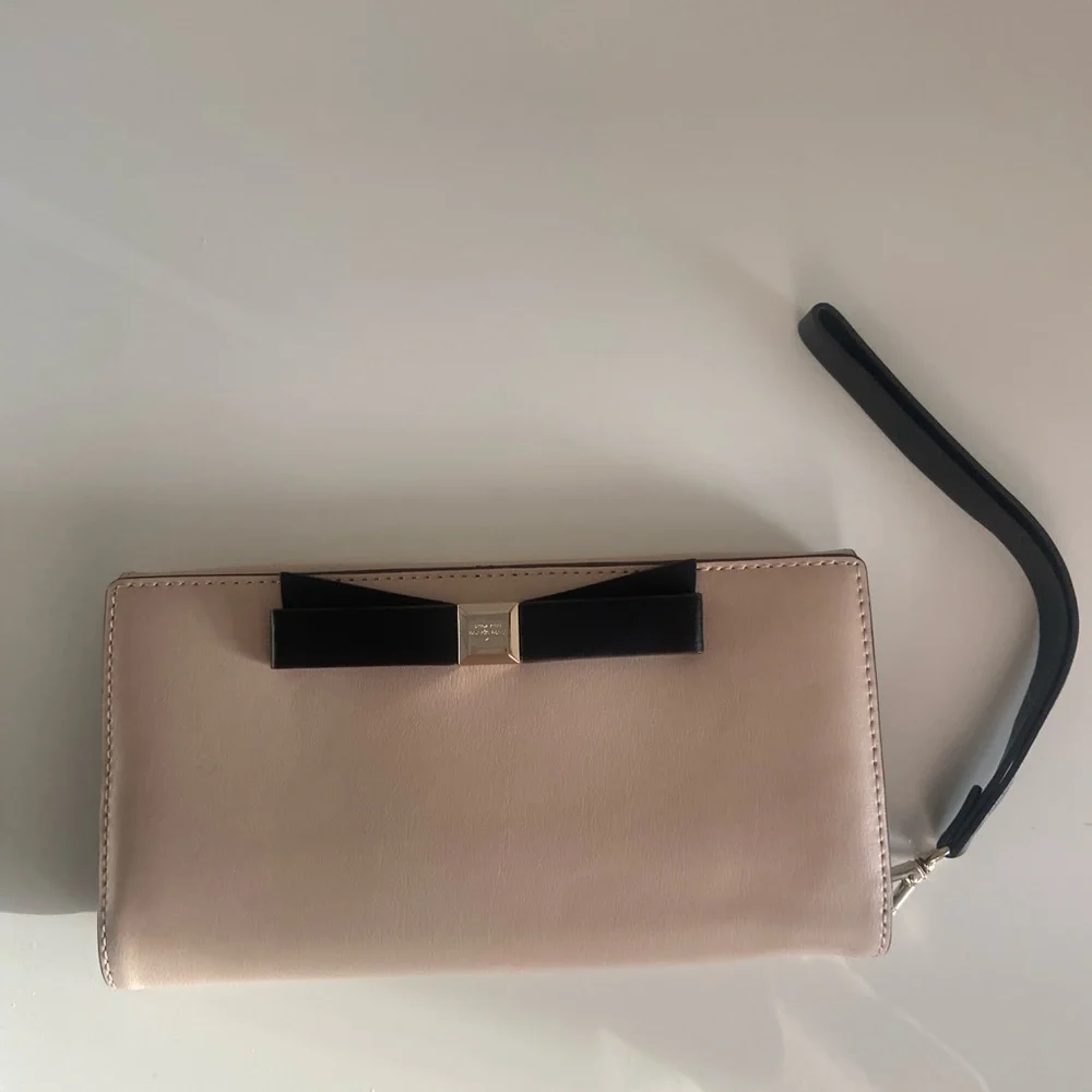 NWOT Kate Spade Leather Linney Hancock Park Large Wallet Wristlet WLRU2225